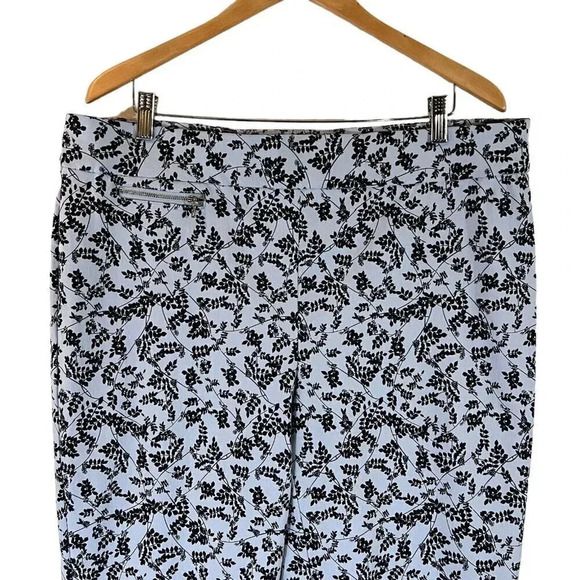 Emaline Cropped Pants Plus 18W Blue Black All Over Floral Pattern Stretch Career - Picture 3 of 6